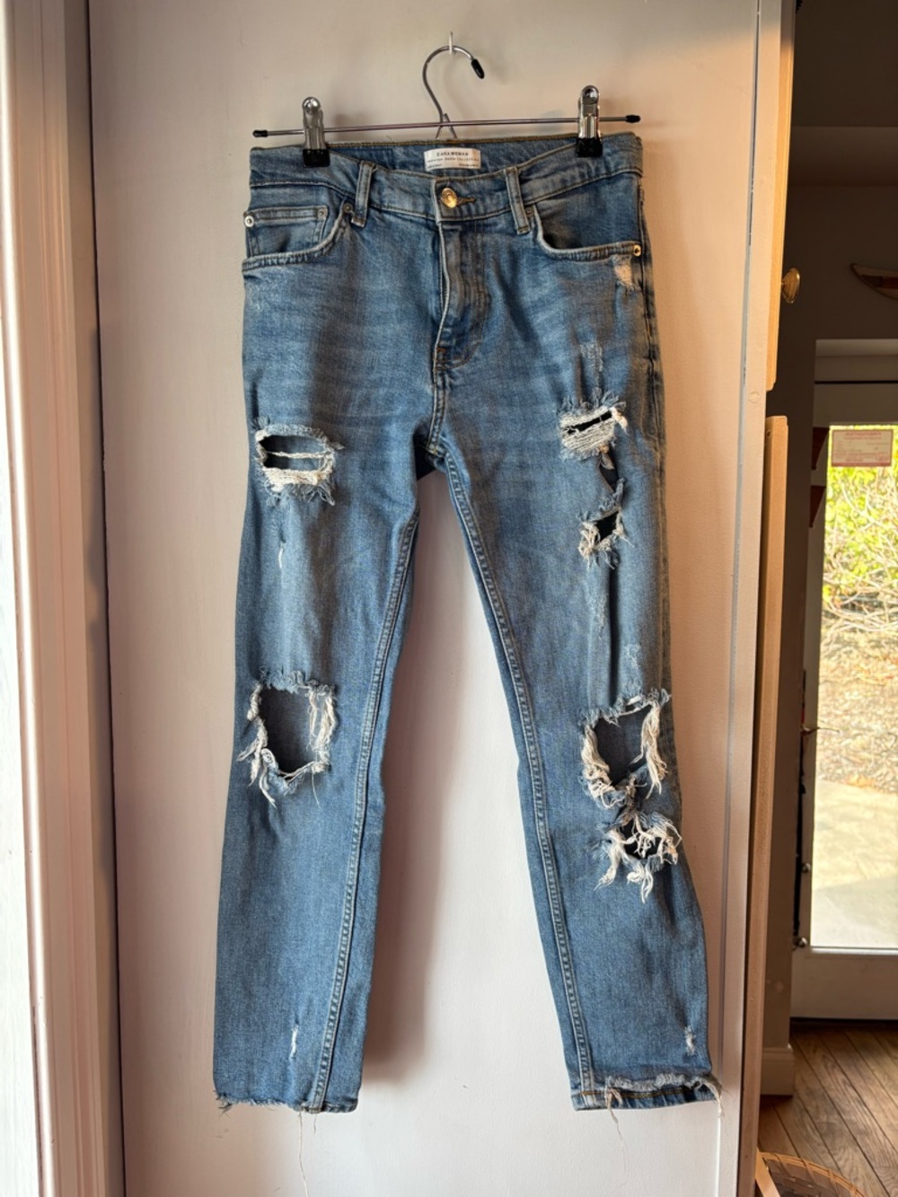 Zara Distressed Light Blue Skinny Jeans